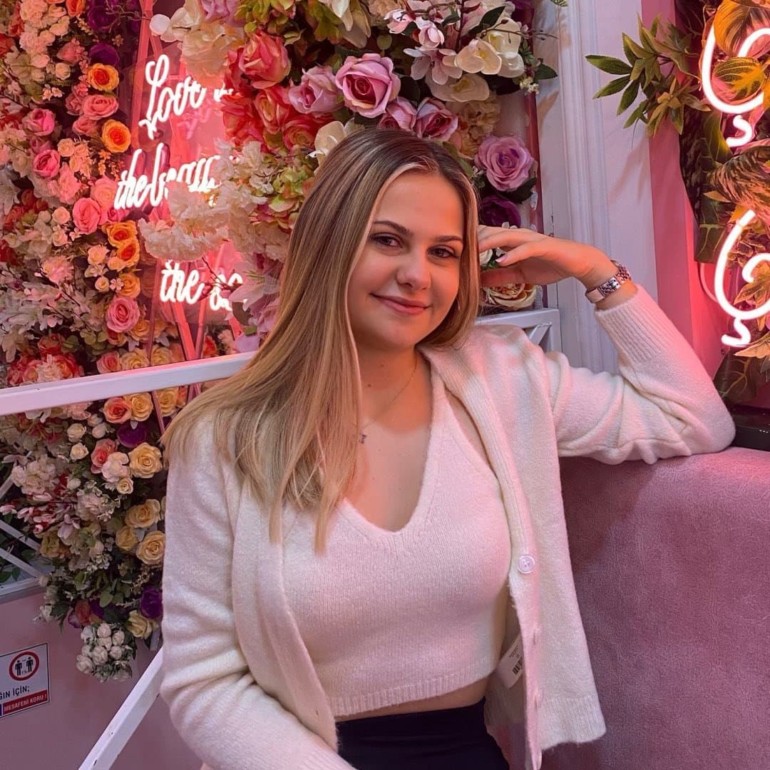 Dyt. Ayça Şemaki